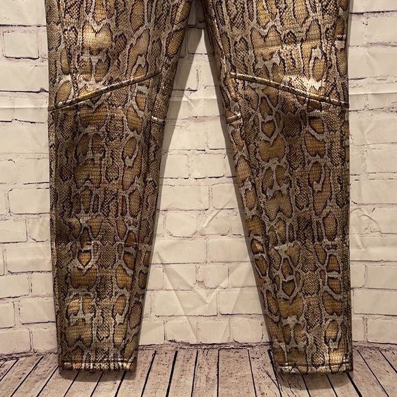 NWT VEGAN LEATHER ANIMAL PRINT LEGGINGS SZ SM FP - Picture 2 of 13